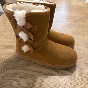 Women's Koolaburra by UGG Victoria Short Winter Boots Sz7